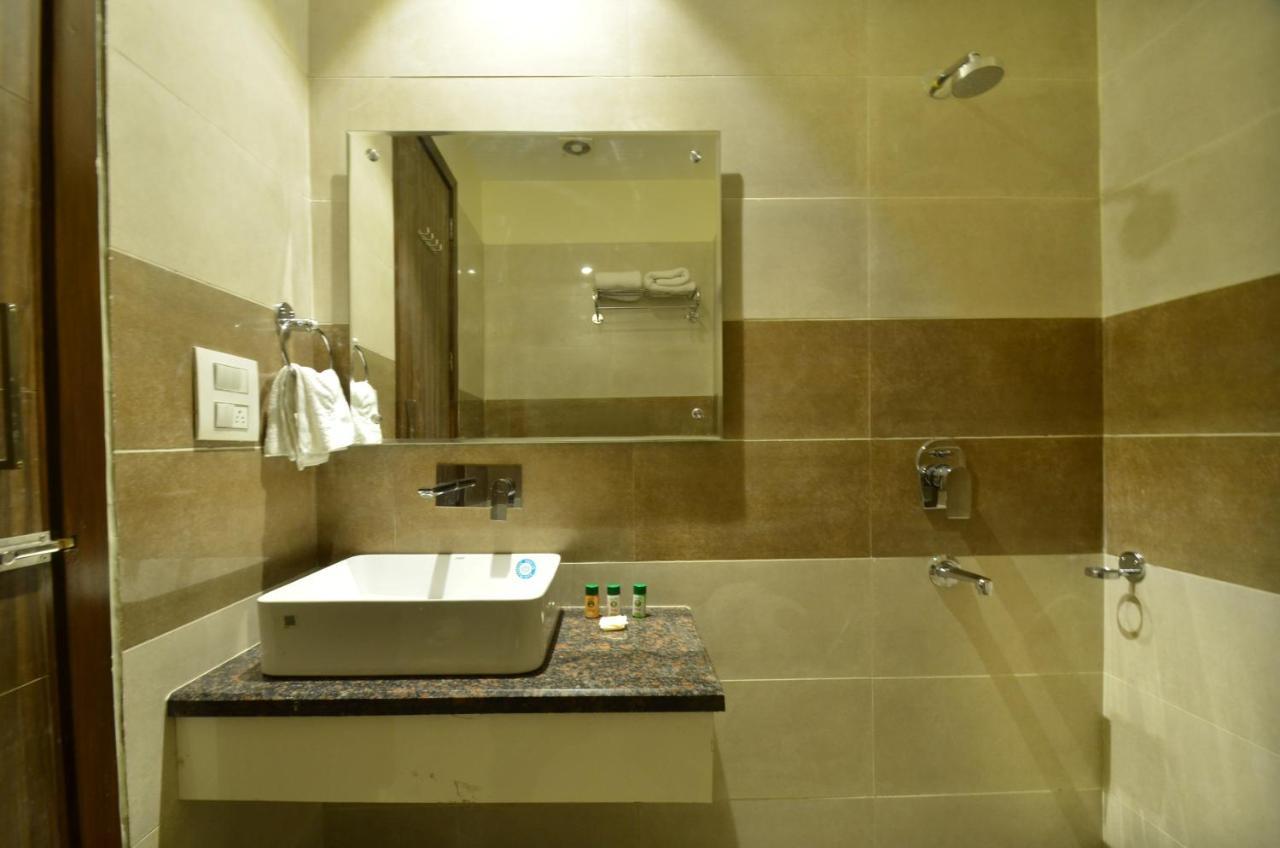 Capital O 8510 Welcome Inn Amritsar Eksteriør billede